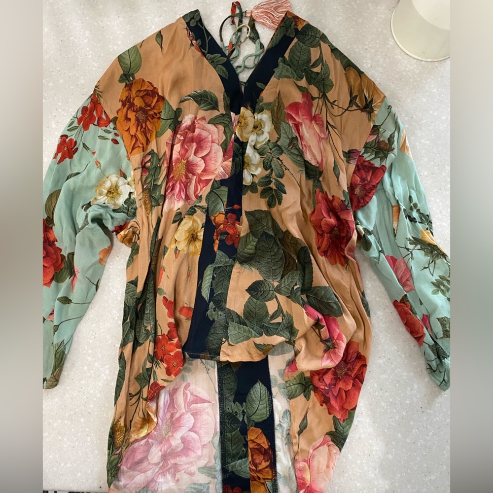Farm Rio floral top in XS